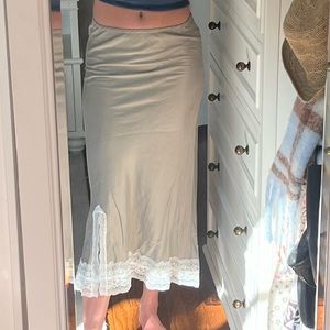 Djerf Avenue REMAKE Dream Skirt Rain - White Lace